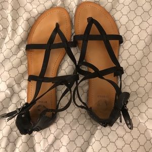 Black sandal flats